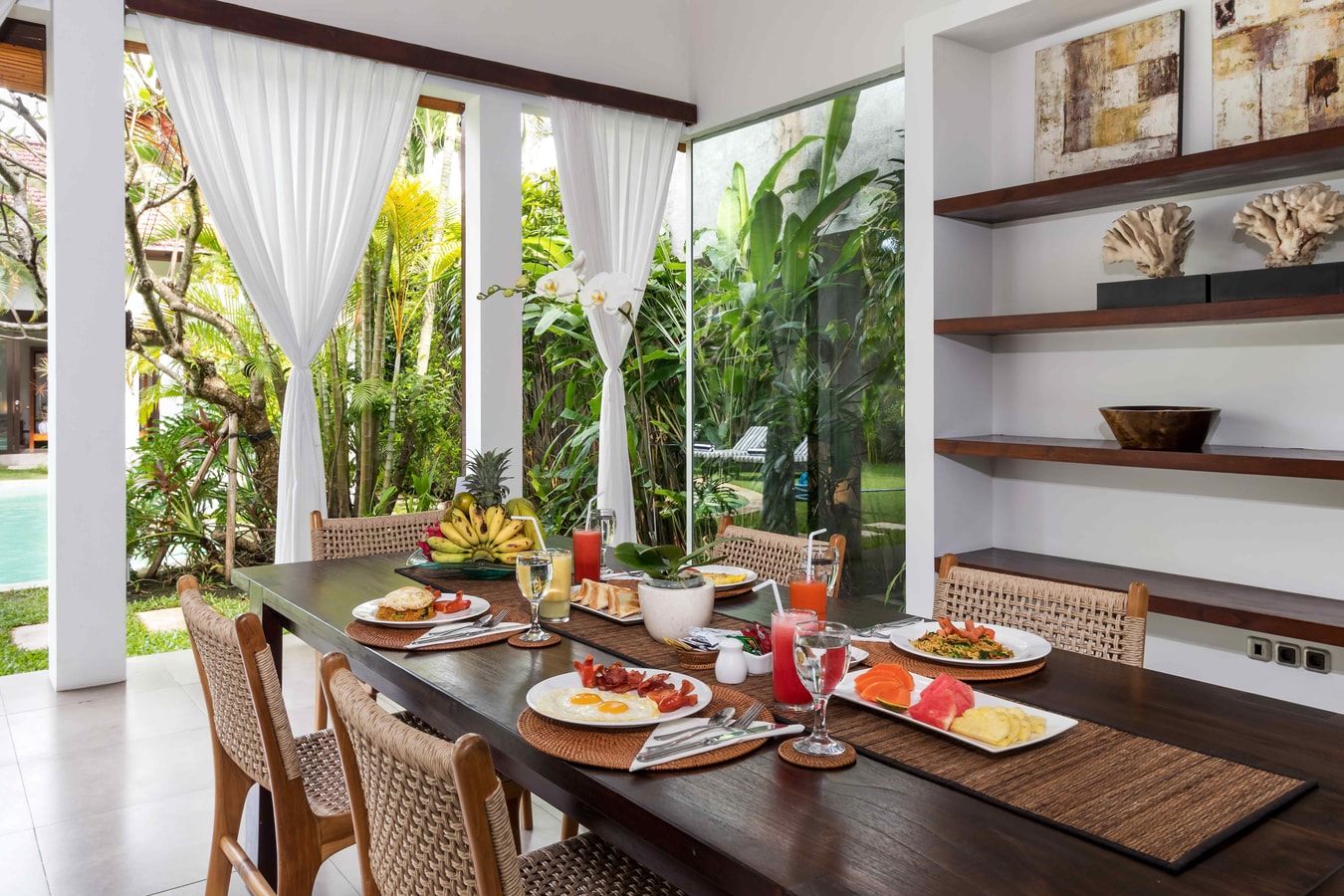 Gorgeous 2BR Balinese Villa in Seminyak Area