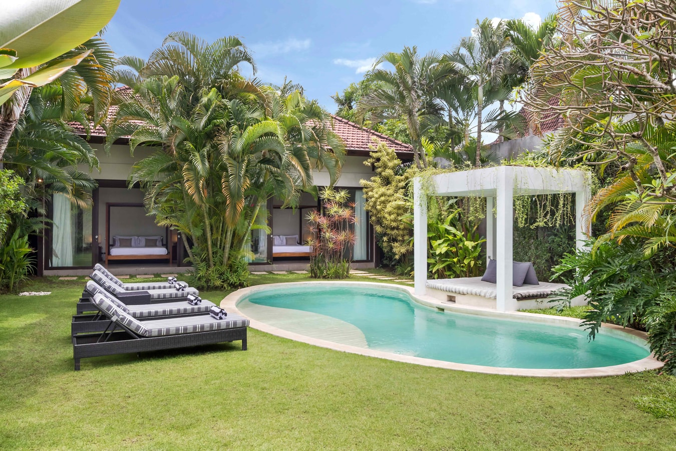 Gorgeous 2BR Balinese Villa in Seminyak Area