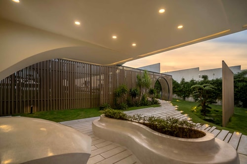 2BR: Luxury Villa construct from Private Jet 37 Bali Real Estate