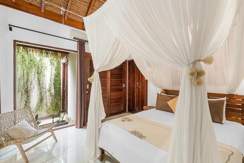 3BR Villa with Pool & Authentic Balinese Touches 20 Hombali.com