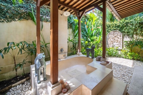 4BR: Elegant Villa with Pool in Seminyak 31 Bali Real Estate