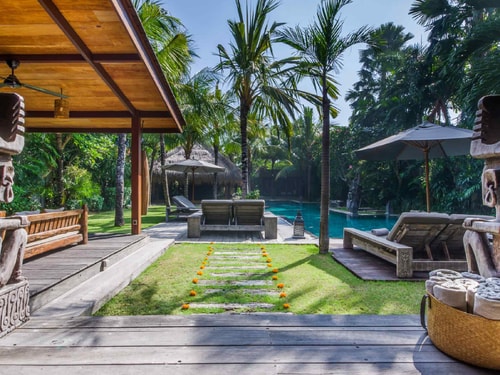 7BR: Villa With 12 Beds in Seminyak 15 Bali Real Estate