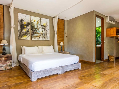 7BR: Villa With 12 Beds in Seminyak 33 Bali Real Estate