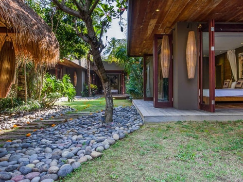 7BR: Villa With 12 Beds in Seminyak 38 Bali Real Estate