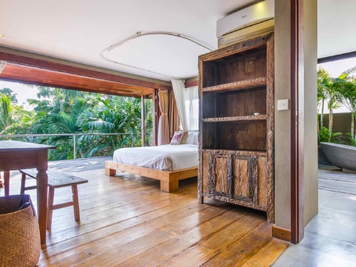 7BR: Villa With 12 Beds in Seminyak 40 Bali Real Estate