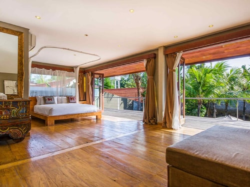 7BR: Villa With 12 Beds in Seminyak 44 Bali Real Estate