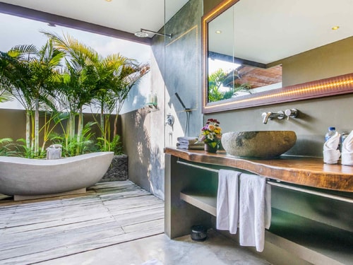 7BR: Villa With 12 Beds in Seminyak 48 Bali Real Estate