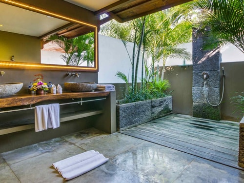 7BR: Villa With 12 Beds in Seminyak 49 Bali Real Estate