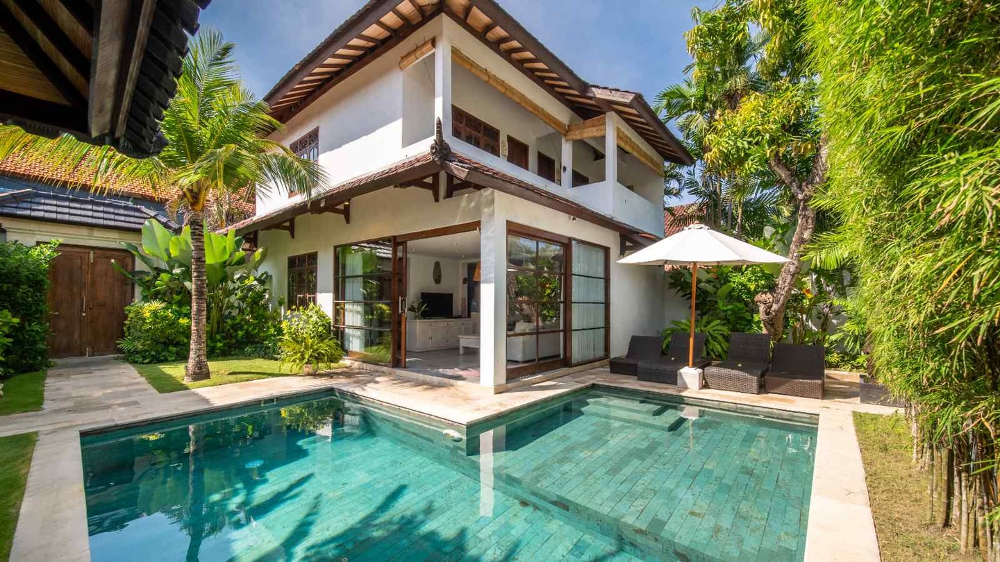 3BR: Cozy Villa in center of Seminyak Bali Real Estate