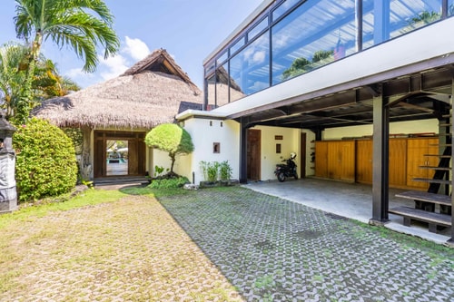 5BR: Big Villa in Heart of Seminyak 17 Bali Real Estate