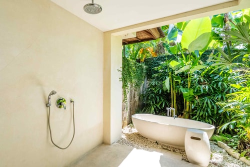 5BR: Big Villa in Heart of Seminyak 28 Bali Real Estate