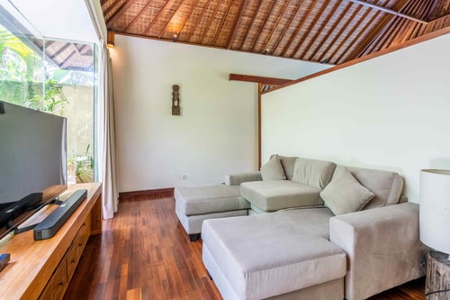 5BR: Big Villa in Heart of Seminyak 40 Bali Real Estate