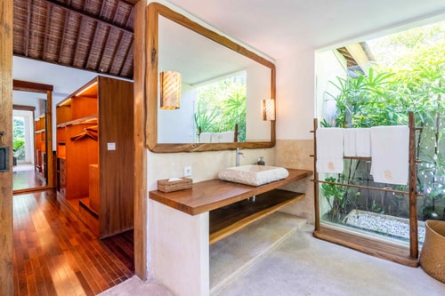 8BR: Big Villa with King Bed in Seminyak 59 Bali Real Estate