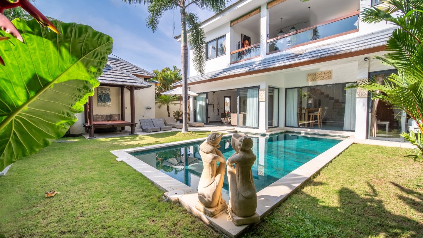 3BR: Spacious and Modern Villa in Seminyak