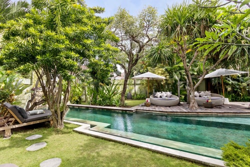 Luxurious Tropical Retreat with Pool Views in Bali 8 Hombali.com