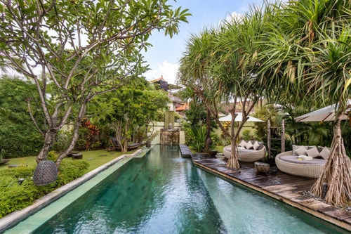 Luxurious Tropical Retreat with Pool Views in Bali 9 Hombali.com