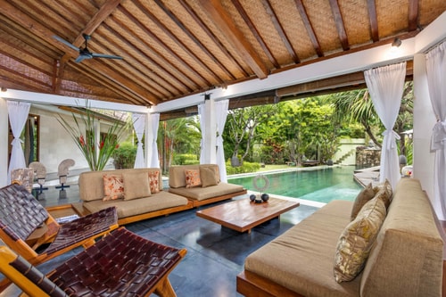 Luxurious Tropical Retreat with Pool Views in Bali 13 Hombali.com