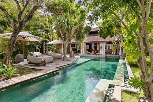 Luxurious Tropical Retreat with Pool Views in Bali 17 Hombali.com