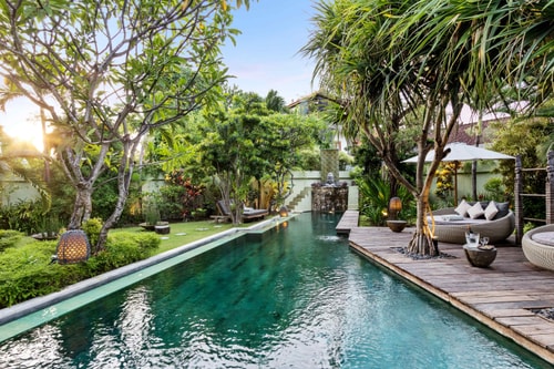 Luxurious Tropical Retreat with Pool Views in Bali 32 Hombali.com