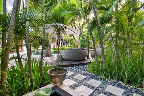 Luxurious Tropical Retreat with Pool Views in Bali 44 Hombali.com