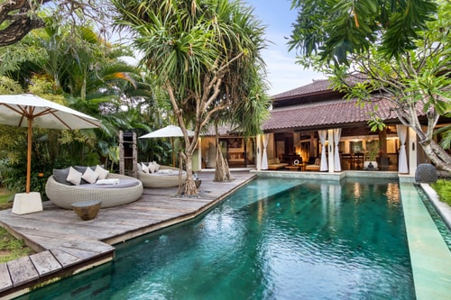 Luxurious Tropical Retreat with Pool Views in Bali 45 Hombali.com