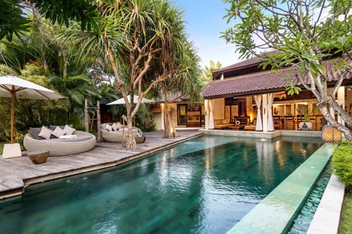 Luxurious Tropical Retreat with Pool Views in Bali 48 Hombali.com