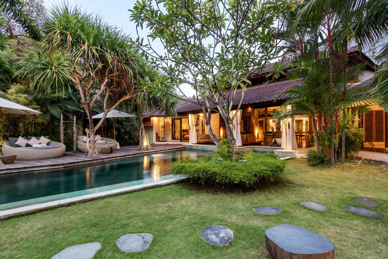 Luxurious Tropical Retreat with Pool Views in Bali