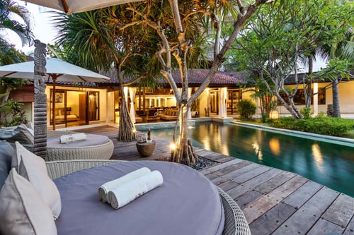 Luxurious Tropical Retreat with Pool Views in Bali 53 Hombali.com