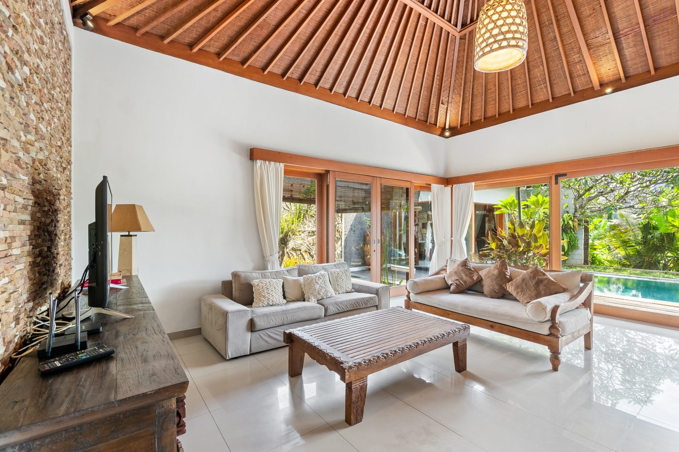 3BR Family Villa with Private Pool & Lounge