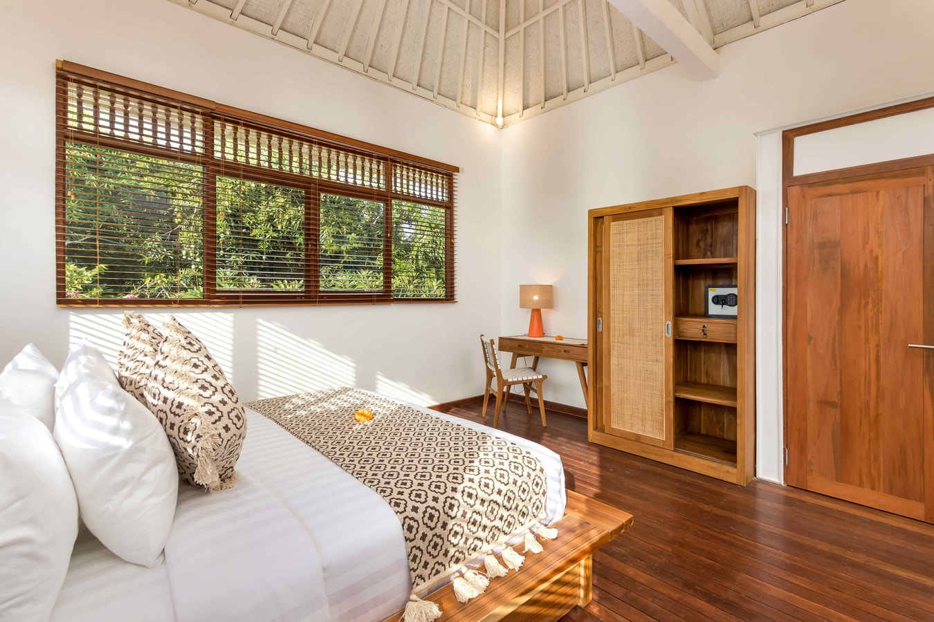 4BR Stunning Seminyak Villa