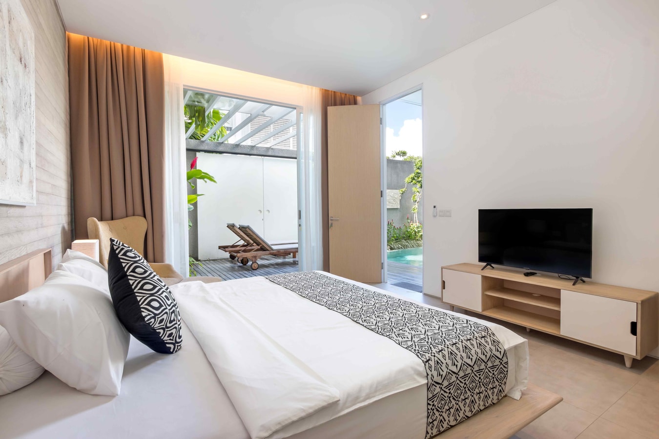 2BR: VILLA SEMINYAK WITH A POOL VIEW 1