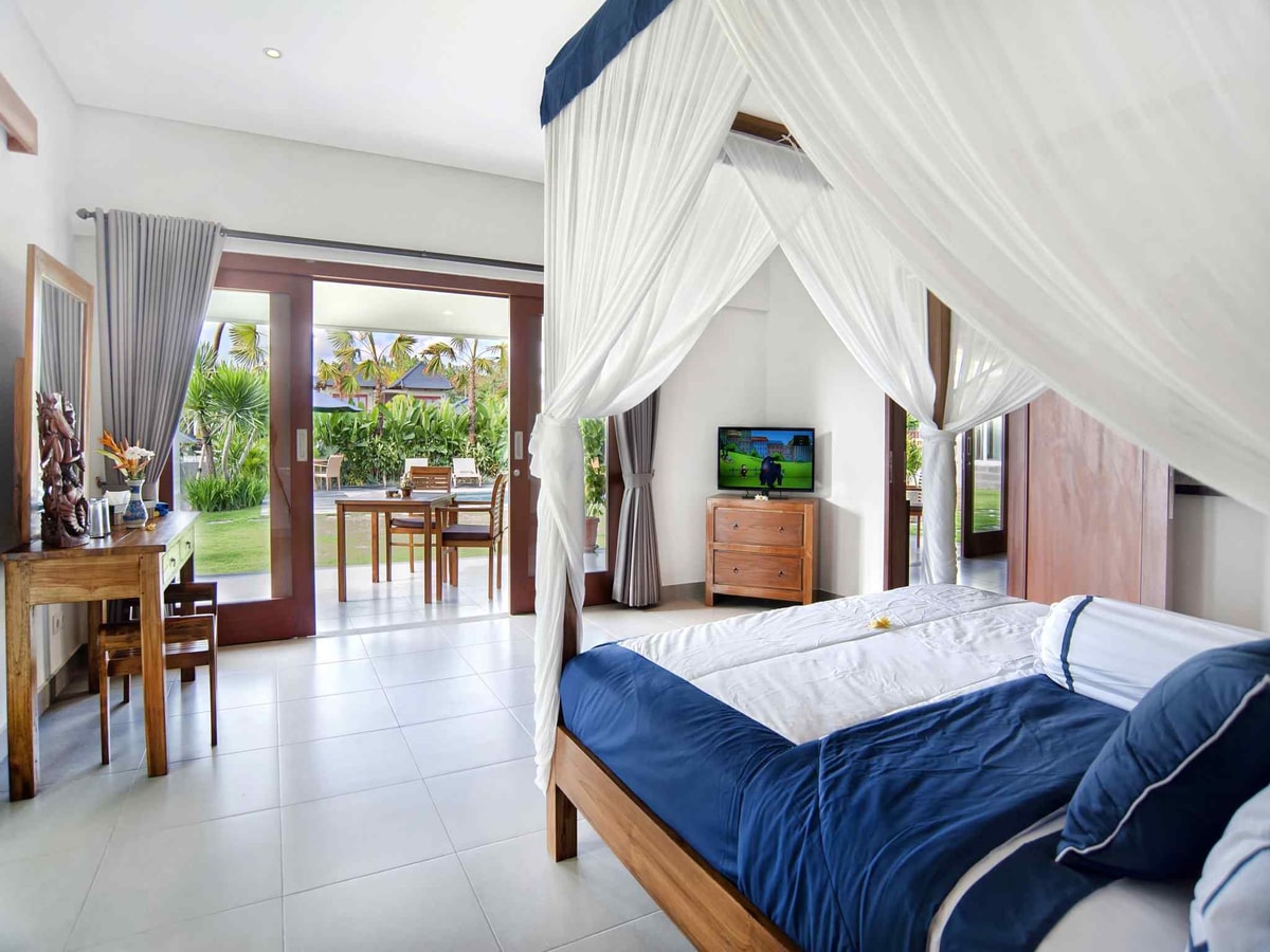 5BR with big garden in Canggu, Bali