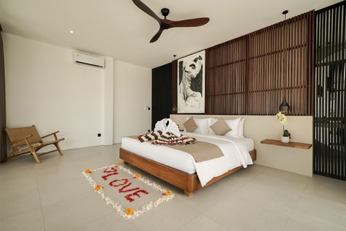 4BR: Wood Concept villa in @Pererenan 16 Hombali.com