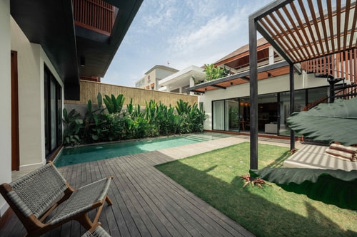 4BR: Pool and Rooftop Villa @Batu Bolong 54 Bali Real Estate