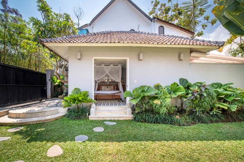 6BR: Family Villa Near the Beach @Canggu 6 Hombali.com