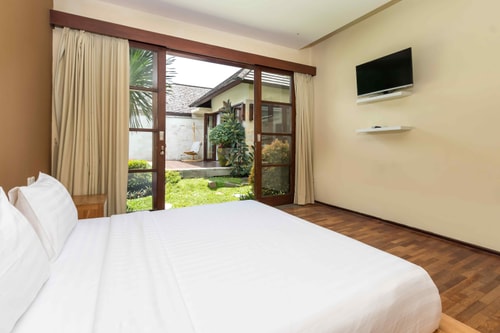 3BR: Spacious Villa in Central Canggu 12 Bali Real Estate