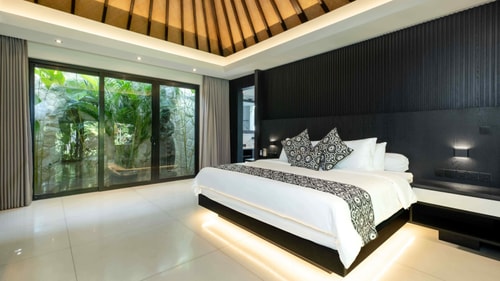 5BR: Spacious Balinese Villa for Family in @Berawa 17 Bali Real Estate