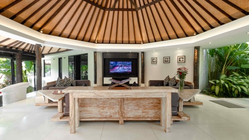 5BR: Spacious Balinese Villa for Family in @Berawa 37 Hombali.com