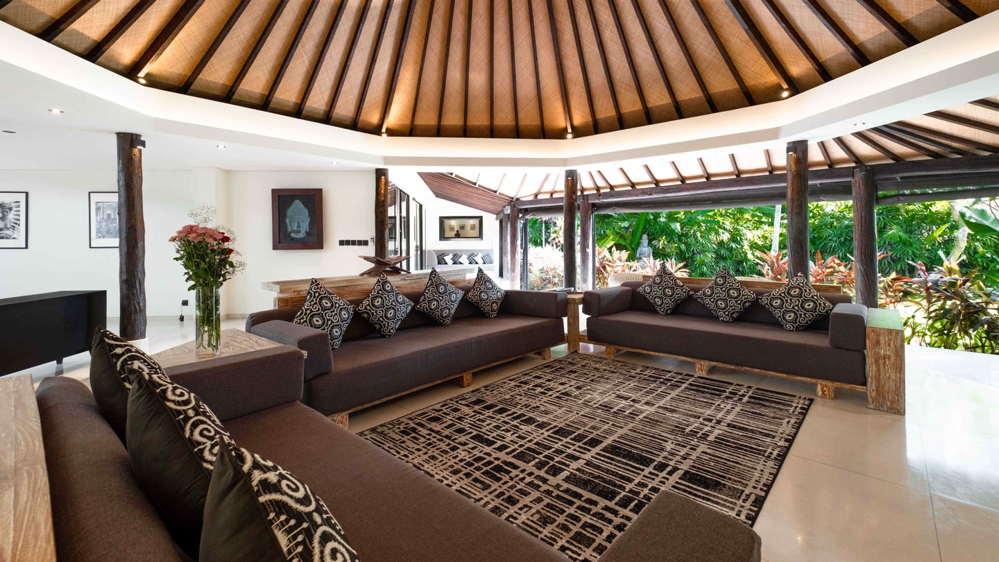 5BR: Spacious Balinese Villa for Family in @Berawa