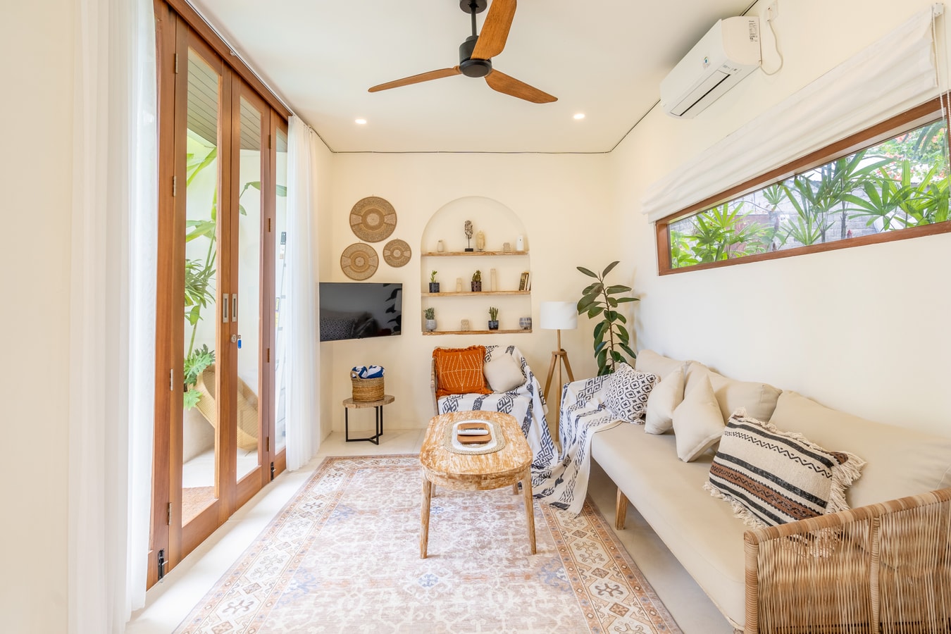 Cozy 2BR Villa w/ Private Pool & Rooftop in Canggu