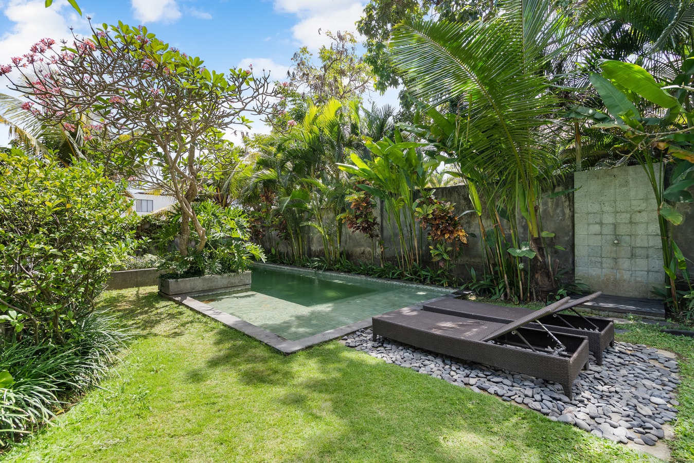 Beautiful 1BR Villa w/ Tropical View in Pererenan Hombali.com