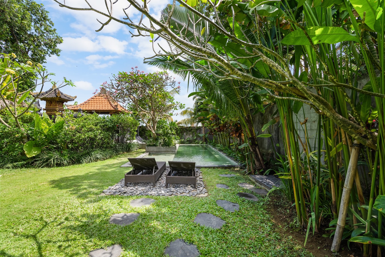 Cozy Bungalow with Pool and Tropical Garden View