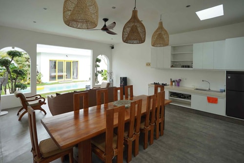 3BR Villa Surrounded Tropical Nature @Seminyak 5 Hombali.com