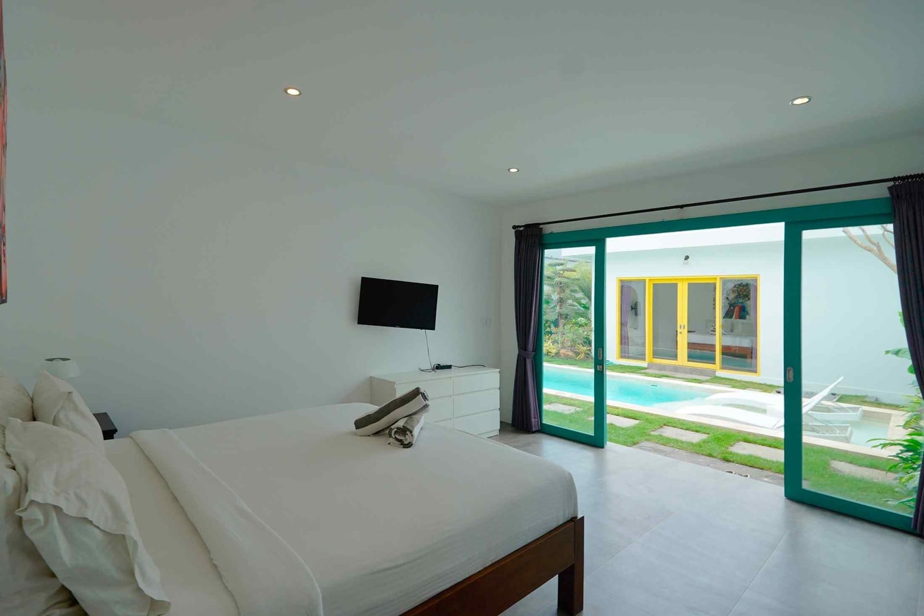 3BR Villa Surrounded Tropical Nature @Seminyak