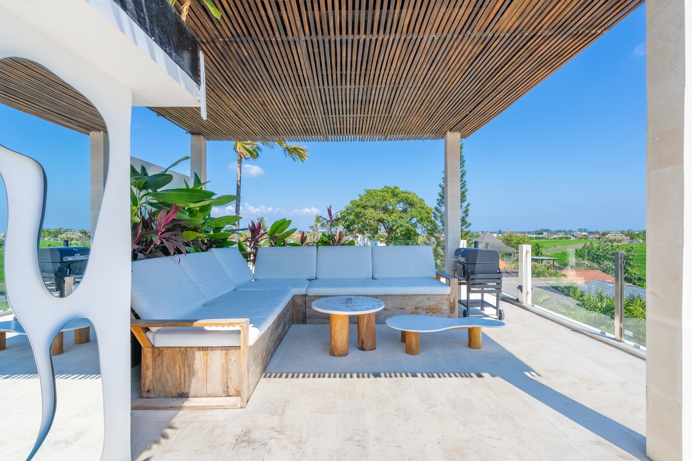 3BR Designer Villa Canggu w/ bbq, pool & Rooftop