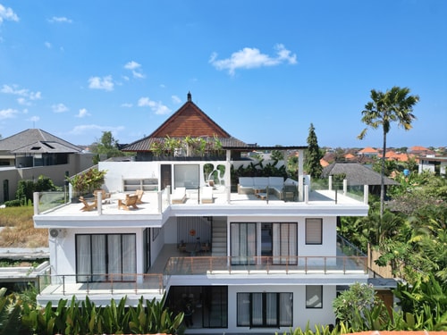 3BR Designer Villa Canggu w/ bbq, pool & Rooftop 39 Hombali.com