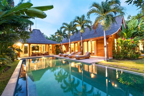 4BR: Modern Concept Villa Near @Seminyak 40 Hombali.com