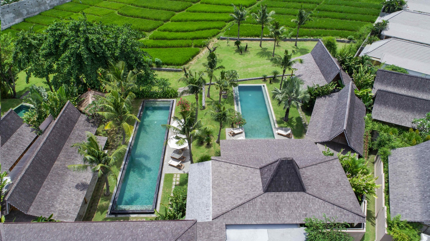 8BR: Huge Private Villa Near Seminyak