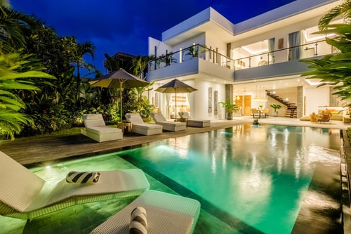 4BR Luxury Private Pool Villa near Berawa Beach Hombali.com