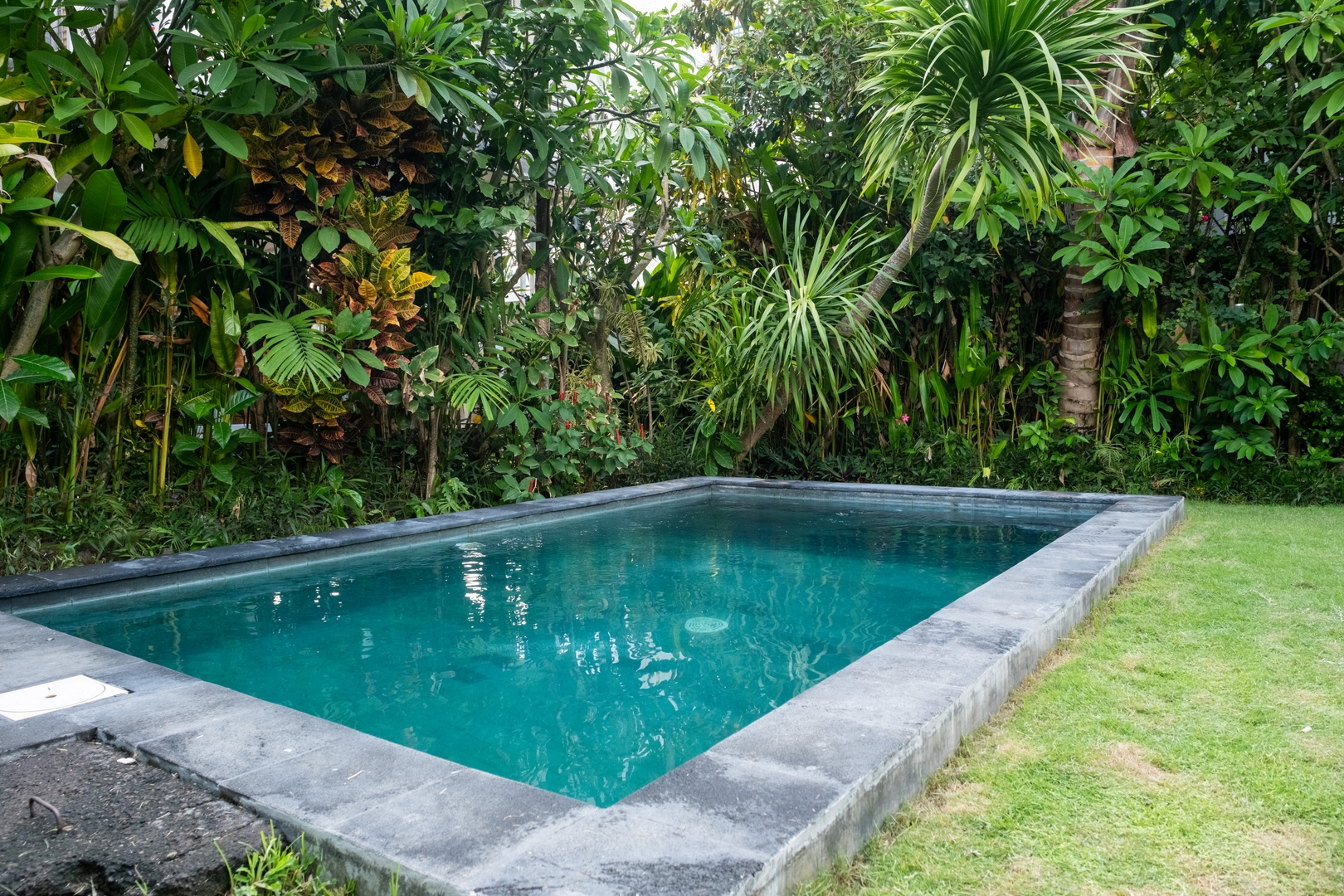 3BR Beachside Pererenan Canggu Villa w Huge Garden